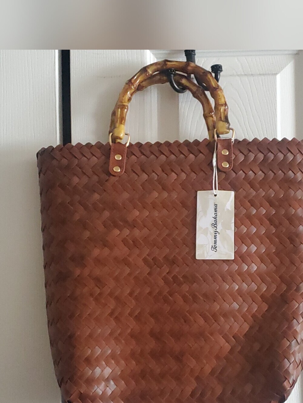 TOMMY BAHAMA WEAVE BEACH BAG BOHO BAMBOO HANDLE. SUMMER BROWN NWT
